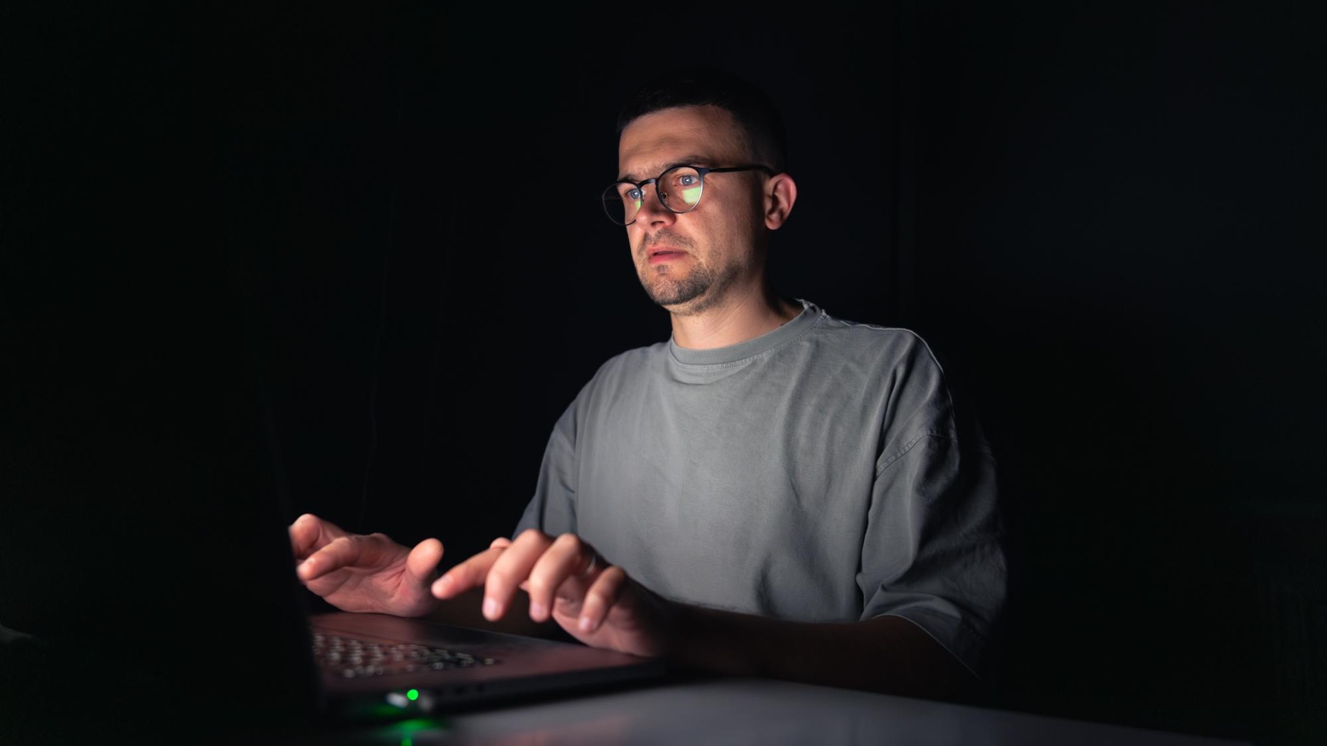 benægtelse skjuler afhængigheden, Dansk sexolog center