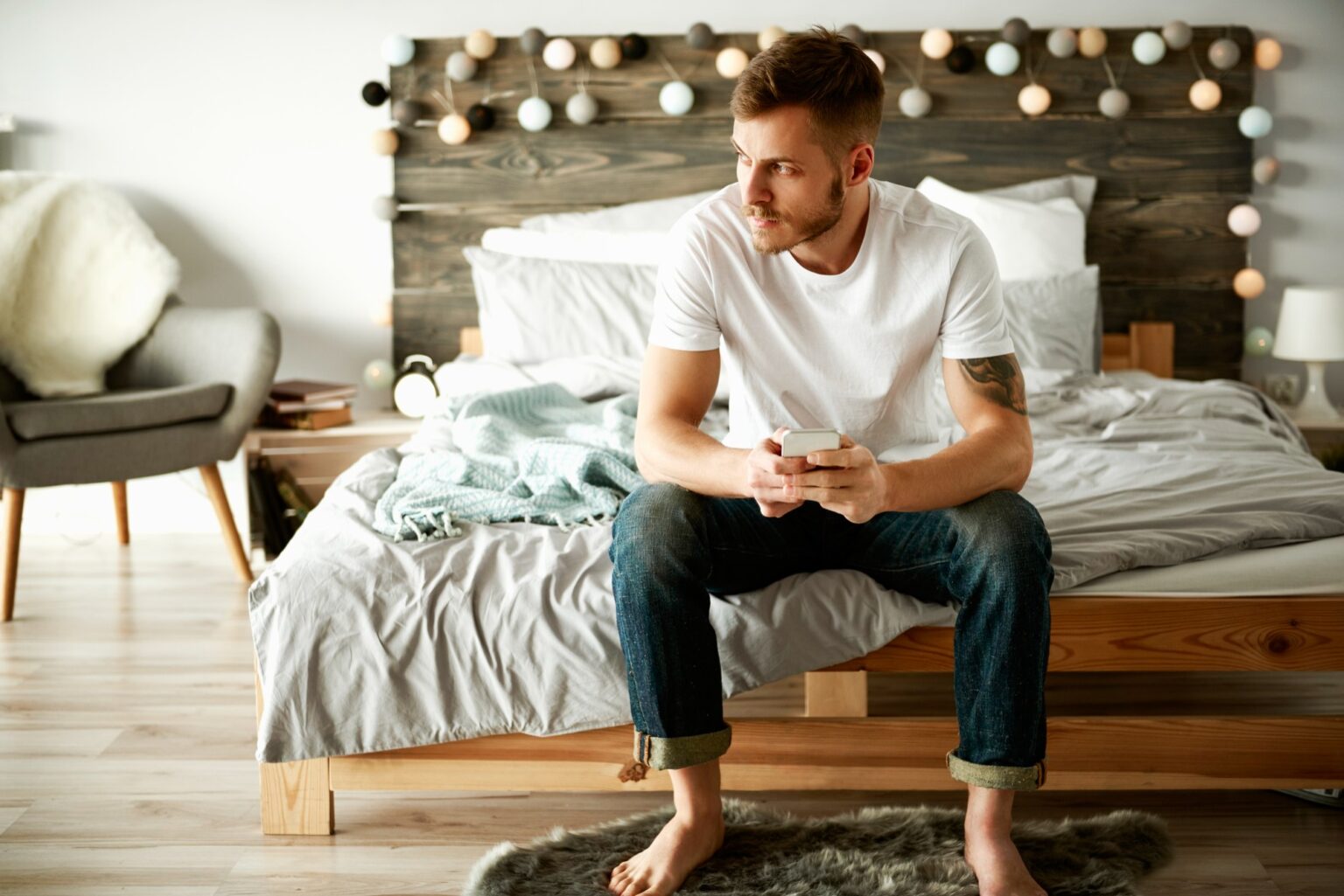 Mand i refleksion over sin afhængighed under recovery-forløb i København